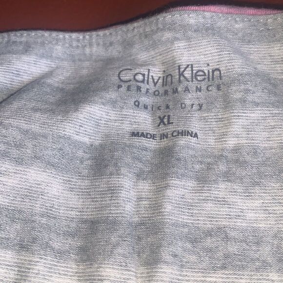 COPY - Calvin Klein Performance top - Picture 4 of 9